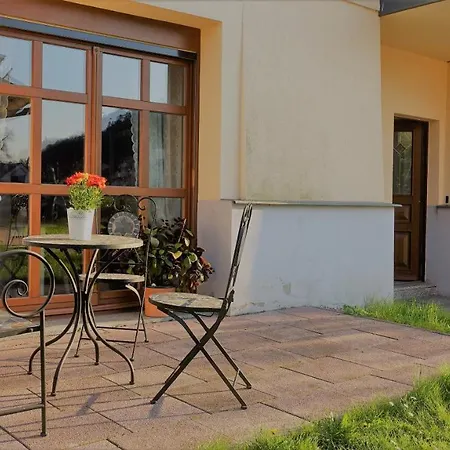 Villa Moser - Ferienwohnung Mit Terrasse Gera Exterior photo