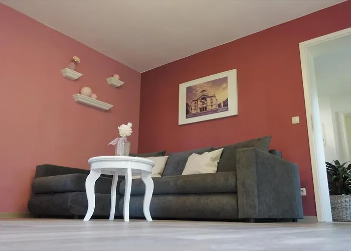 Villa Moser - Ferienwohnung Mit Terrasse
